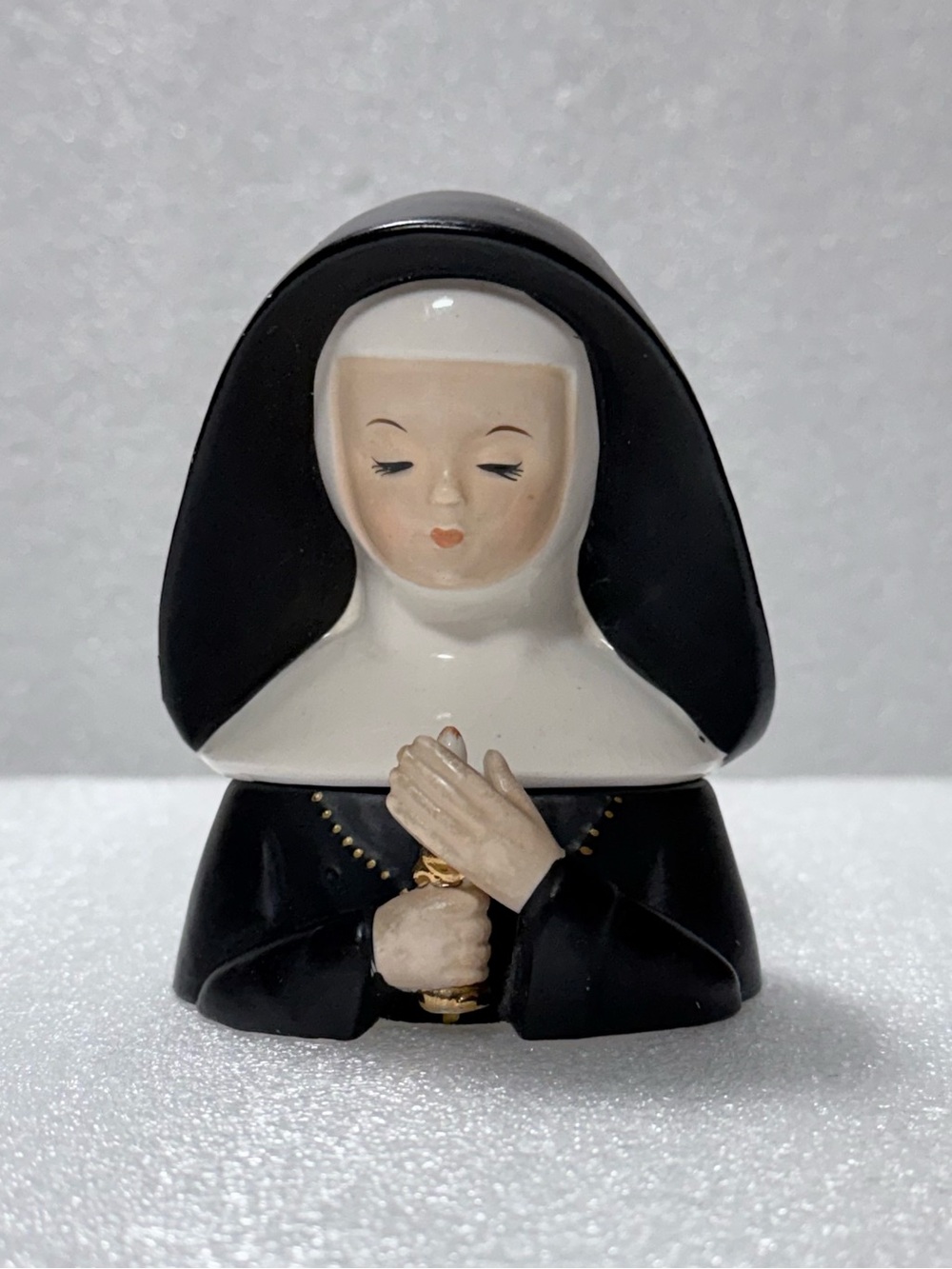 Vintage 1962 NAPCO National Potteries Co Japan Retro Nun Trinket Box CR5405